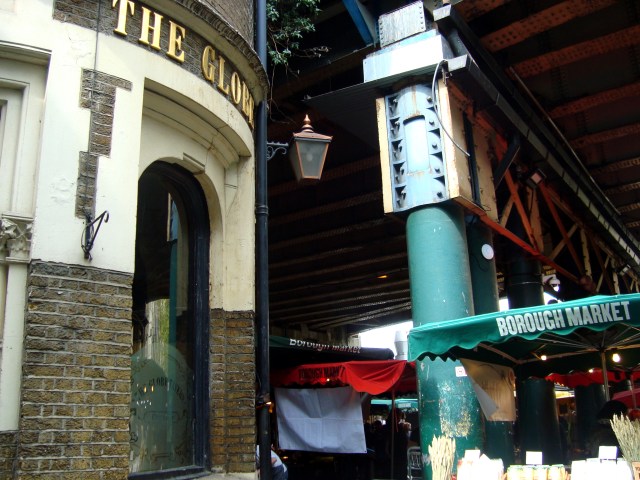 The Globe Tavern at the entrance to Burroughs Market  (c) Sherri Matthews 2015
